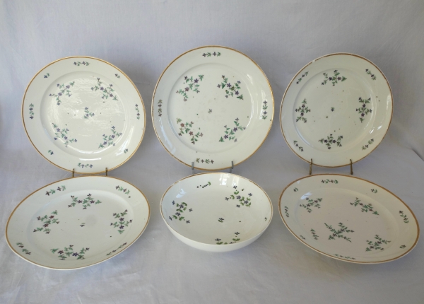 Service de table en porcelaine de Paris XVIIIe aux Barbeaux - 58 pièces - marque de château
