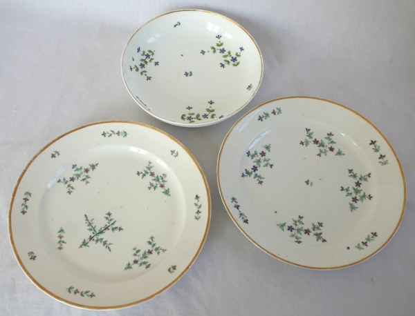Service de table en porcelaine de Paris XVIIIe aux Barbeaux - 58 pièces - marque de château