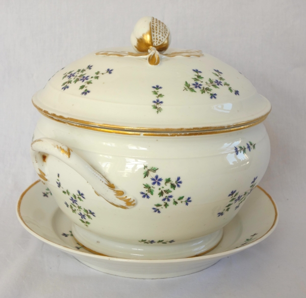 Service de table en porcelaine de Paris XVIIIe aux Barbeaux - 58 pièces - marque de château