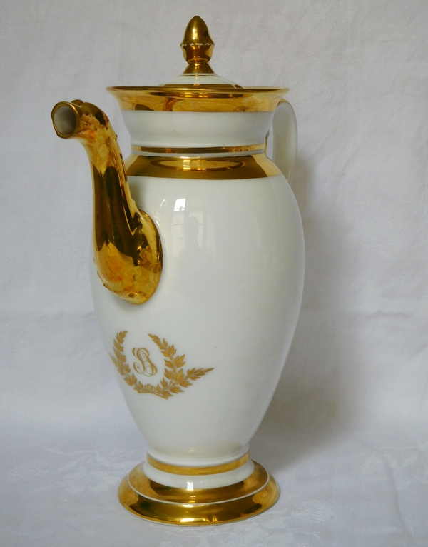 Empire Paris porcelain coffee set enhanced with fine gold, early 19th century, 17 pieces