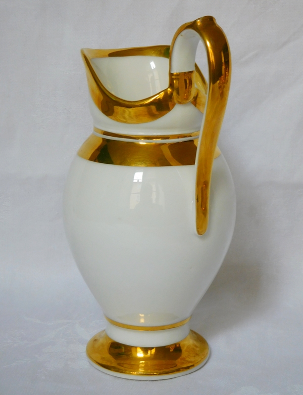 Empire Paris porcelain coffee set enhanced with fine gold, early 19th century, 17 pieces