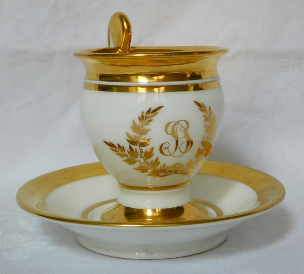 Empire Paris porcelain coffee set enhanced with fine gold, early 19th century, 17 pieces