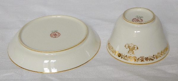 Porcelaine de Sèvres : service à thé complet pour 12 personnes, modèle Peyre doré à l'or fin, signé, 1888