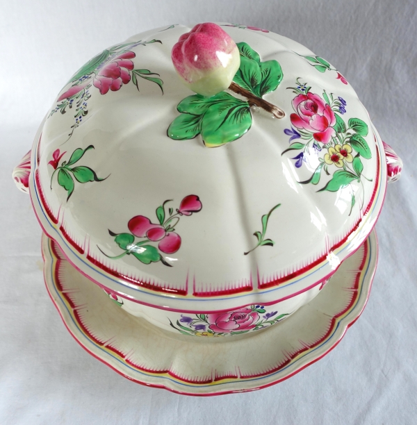 Soupière et son dormant en faïence de Lunéville polychrome, décor réverbère - signée 