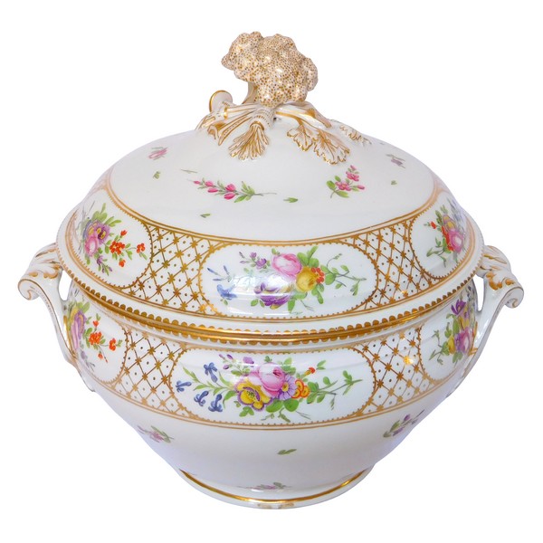 Manufacture de la Reine : soupière pot à oille en porcelaine polychrome et or, époque Louis XVI