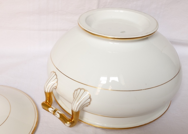 Porcelaine de Sèvres S58 (année 1858) : grande soupière rehaussée à l'or fin, signée, époque XIXe