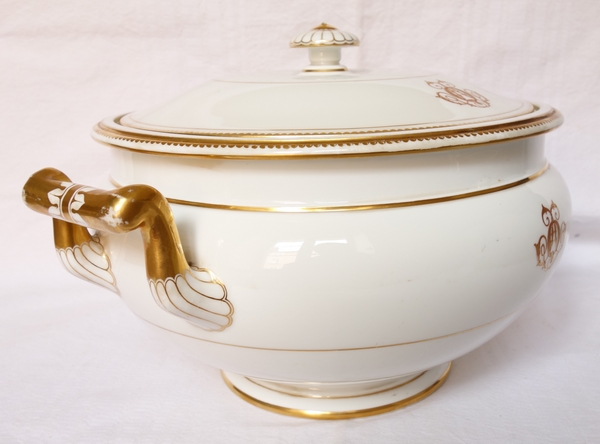 Porcelaine de Sèvres S58 (année 1858) : grande soupière rehaussée à l'or fin, signée, époque XIXe