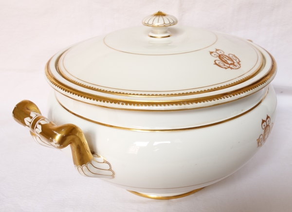 Service de 24 assiettes en poreclaine de Sèvres 1858