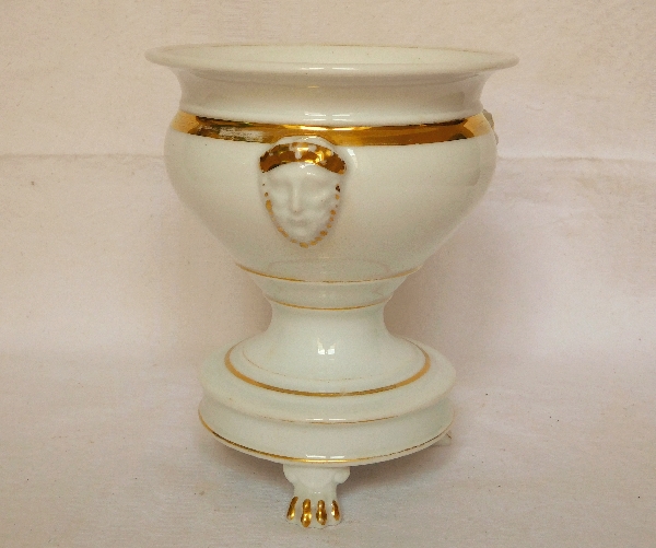 Cache-pot Empire en porcelaine de Paris dorée d'époque Restauration, vers 1820