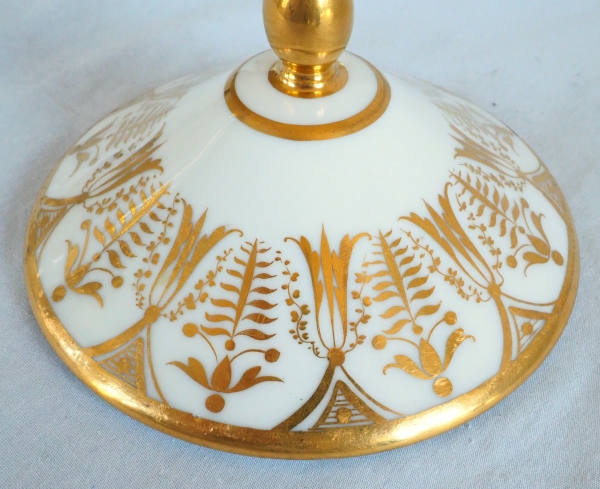 Sucrier bonbonnière d'époque Empire en porcelaine blanche et or attribué à Locré