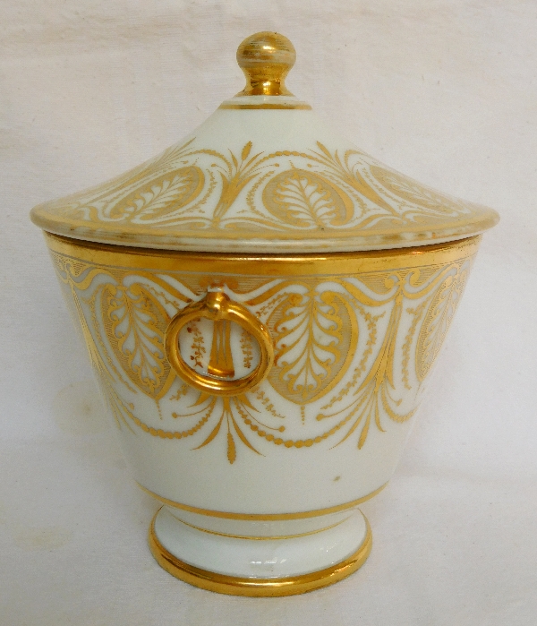 Paris porcelain sugar pot, Empire production, decorated with gilt palm leaves