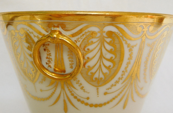 Paris porcelain sugar pot, Empire production, decorated with gilt palm leaves