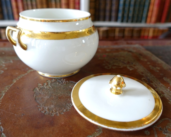 Sucrier d'époque Empire en porcelaine de Paris attribué à la Manufacture Schoelcher