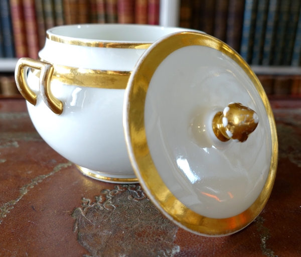 Sucrier d'époque Empire en porcelaine de Paris attribué à la Manufacture Schoelcher