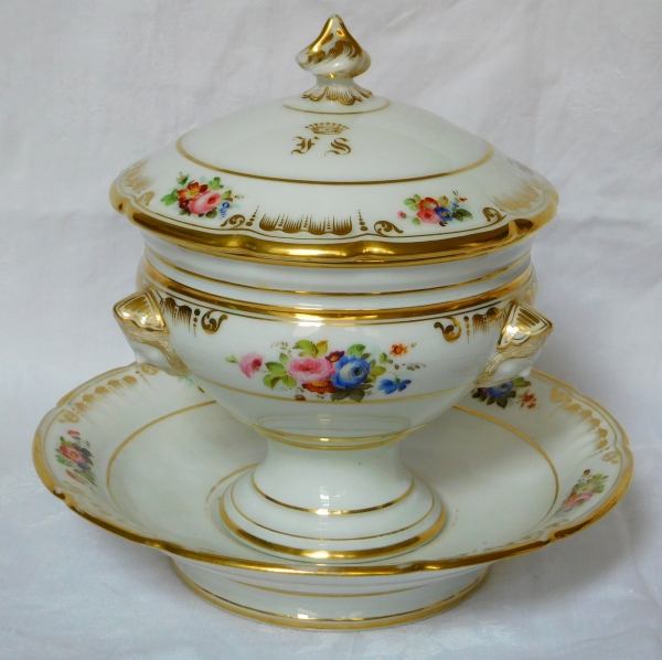 Paris porcelain sugar pot, crown of count and FS monogram, circa 1840