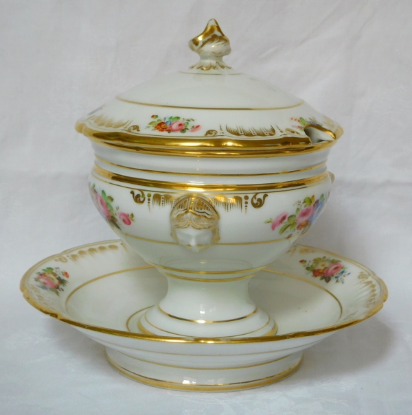 Paris porcelain sugar pot, crown of count and FS monogram, circa 1840