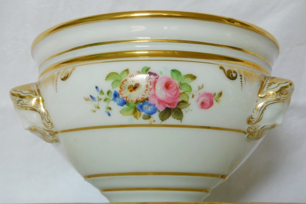 Paris porcelain sugar pot, crown of count and FS monogram, circa 1840