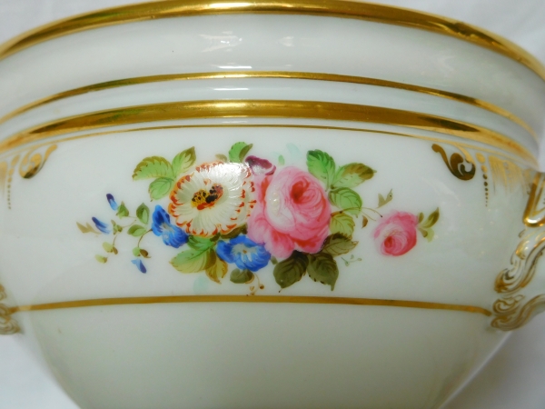 Paris porcelain sugar pot, crown of count and FS monogram, circa 1840