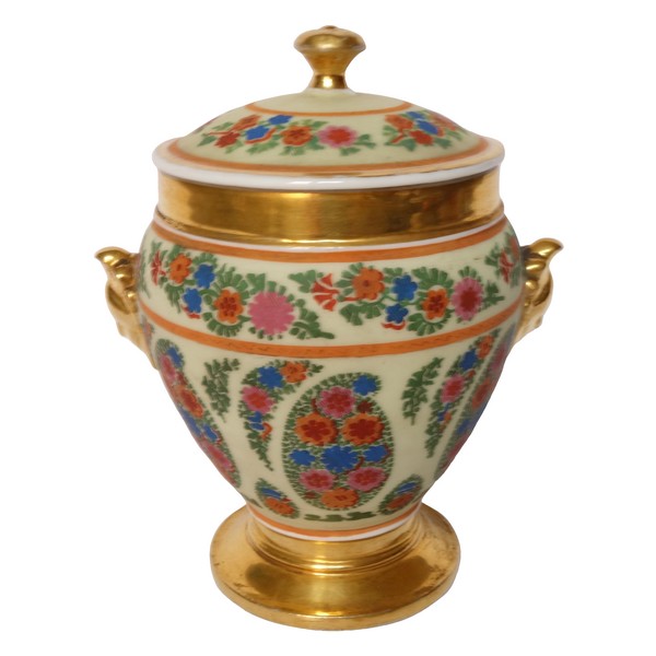 Paris porcelain sugar pot enhanced with fine gold, 19th century circa 1830