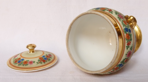 Paris porcelain sugar pot enhanced with fine gold, 19th century circa 1830