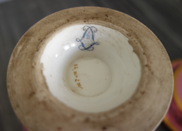 Manufacture Royale de Sèvres 1821 : sucrier en porcelaine à décor égyptien
