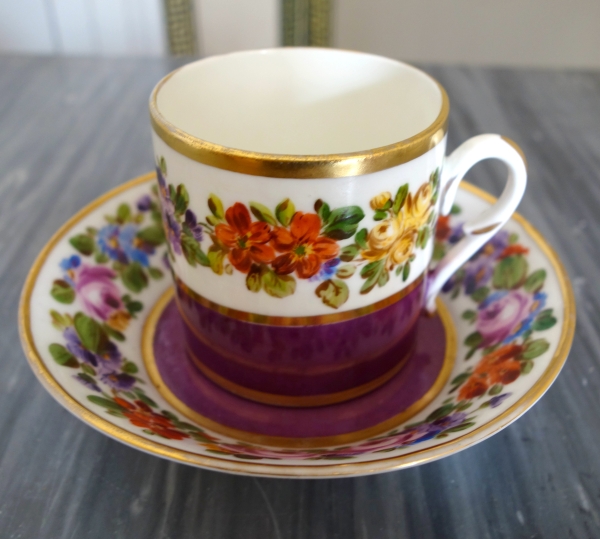 Tasse à café litron en porcelaine polychrome et dorée, porcelaine de Paris vers 1820