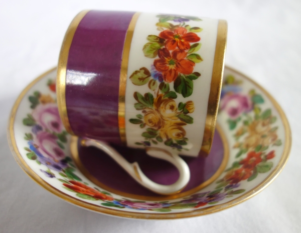 Tasse à café litron en porcelaine polychrome et dorée, porcelaine de Paris vers 1820