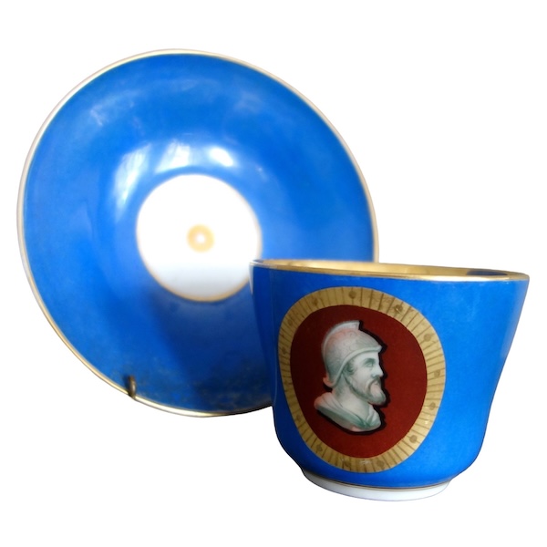 Large Paris porcelain coffee cup or chocolate cup, 19th century circa 1850