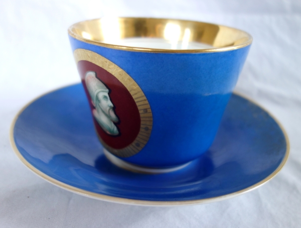 Large Paris porcelain coffee cup or chocolate cup, 19th century circa 1850