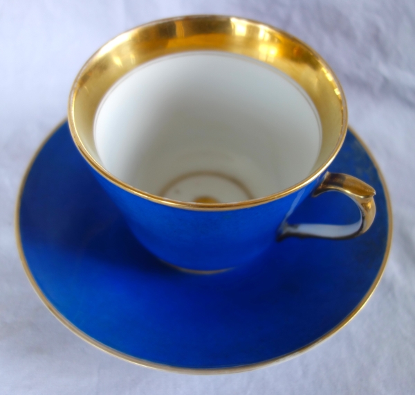 Large Paris porcelain coffee cup or chocolate cup, 19th century circa 1850