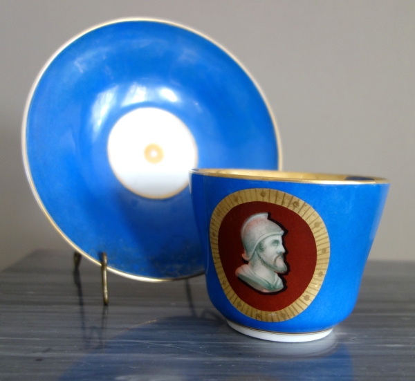 Large Paris porcelain coffee cup or chocolate cup, 19th century circa 1850