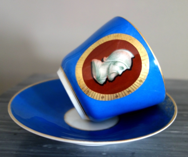 Large Paris porcelain coffee cup or chocolate cup, 19th century circa 1850