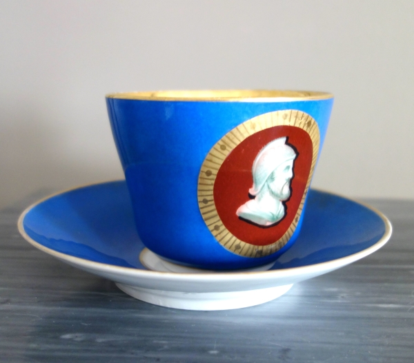 Large Paris porcelain coffee cup or chocolate cup, 19th century circa 1850