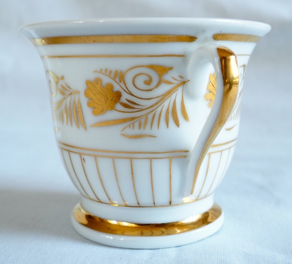 Large Paris porcelain breakfast cup gilt with fine gold, early 19th century