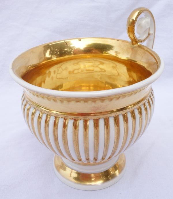 Large Paris porcelain breakfast cup gilt with fine gold, early 19th century circa 1830