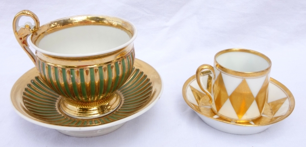 Grande tasse à petit déjeuner en porcelaine de Paris verte dorée, époque Restauration XIXe siècle