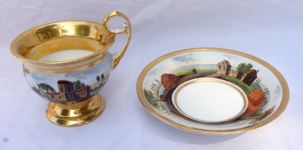 Grande tasse à petit déjeuner en porcelaine de Paris à paysage tournant, époque Restauration XIXe siècle