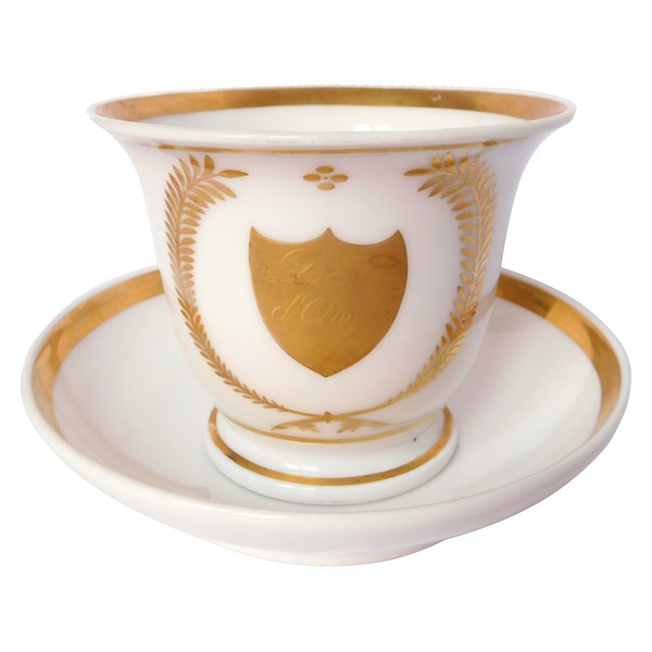 Large Paris porcelain breakfast cup gilt with fine gold, early 19th century