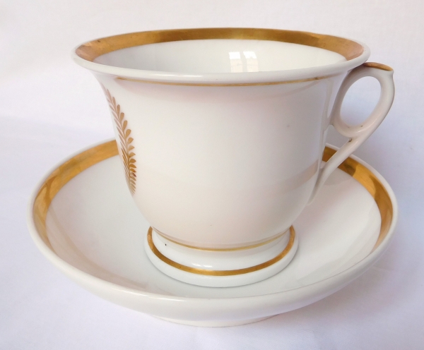 Large Paris porcelain breakfast cup gilt with fine gold, early 19th century