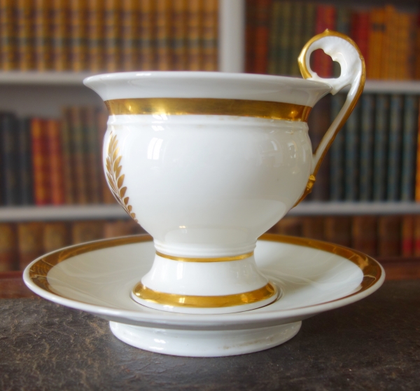 Large Paris porcelain breakfast cup gilt with fine gold, early 19th century