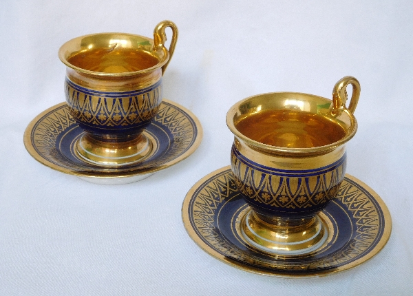 Empire Paris blue porcelain coffee cup enhanced with fine gold - early 19th century