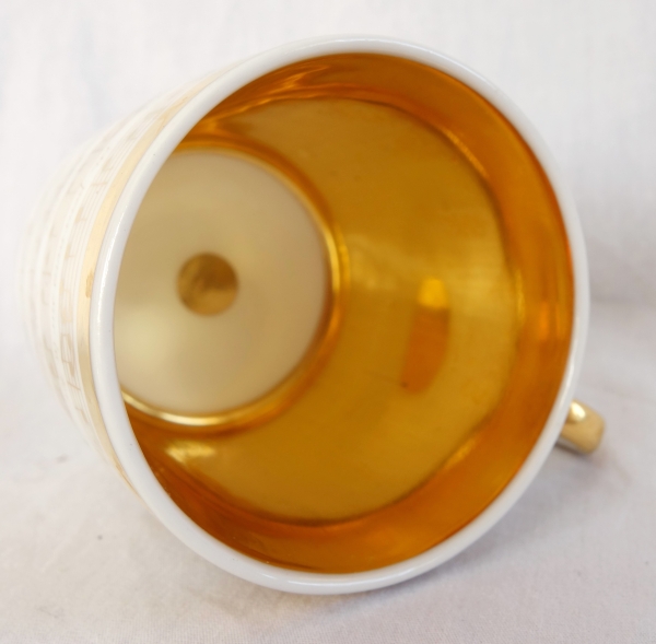 Tasse musicale d'époque Empire en porcelaine de Paris blanche et or - début XIXe siècle