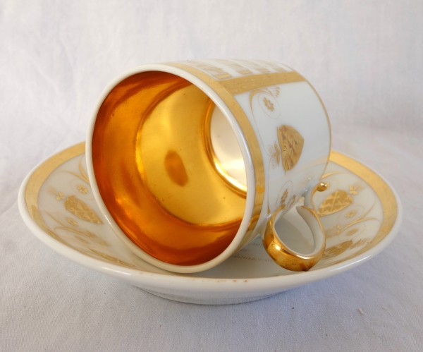 Tasse musicale d'époque Empire en porcelaine de Paris blanche et or - début XIXe siècle