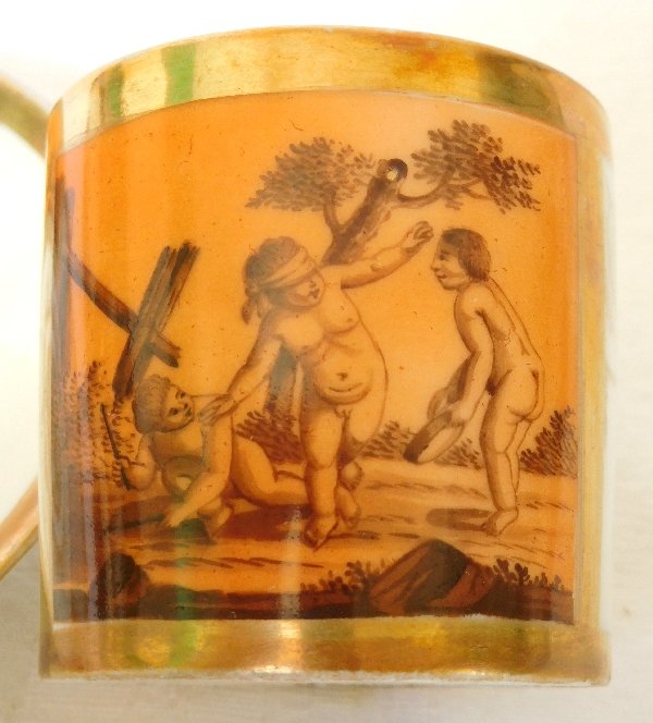 Tasse litron en porcelaine de Paris dorée Empire en grisaille orange