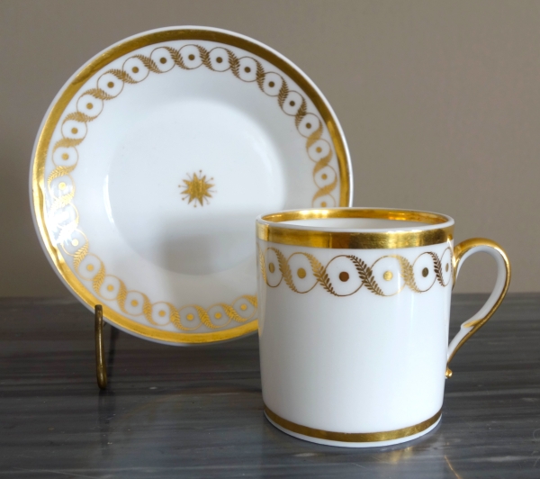Nast Manufacture : Empire Paris porcelain coffee cup enhanced with fine gold - signed