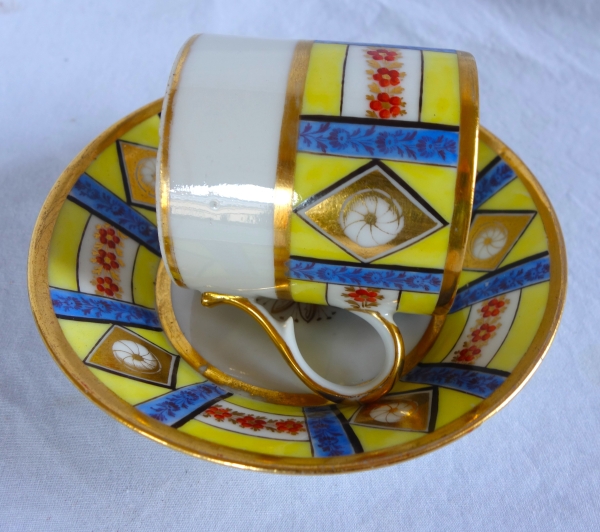 Tasse à café litron en porcelaine d'époque Empire - début XIXe siècle