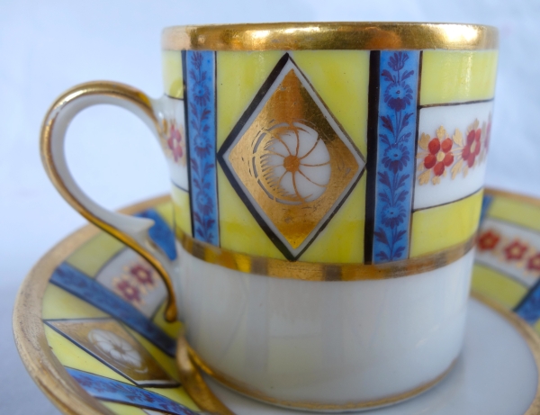 Tasse à café litron en porcelaine d'époque Empire - début XIXe siècle
