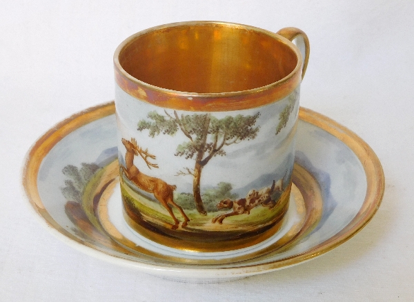 Tasse litron en porcelaine de Paris dorée Empire, décor cynégétique