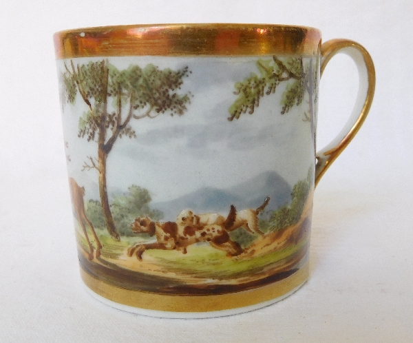 Tasse litron en porcelaine de Paris dorée Empire, décor cynégétique