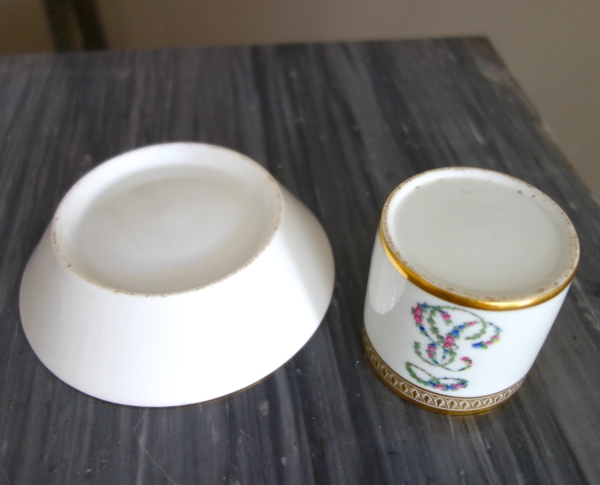 Manufacture du Duc d'Angoulême : tasse litron en porcelaine, époque Louis XVI